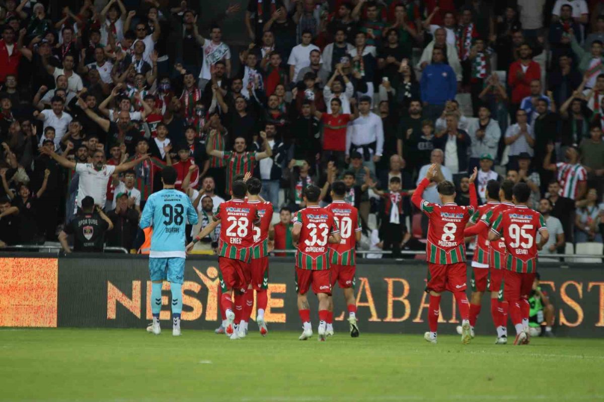 TFF 3. Lig: Karşıyaka: 0 - Gaziemirspor: 1 - Foto 6