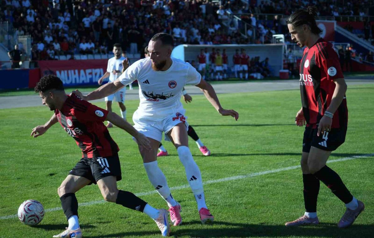 TFF 3. Lig: Kırıkkale FK: 1 - Karaköprü Belediyespor: 3 - Foto 5
