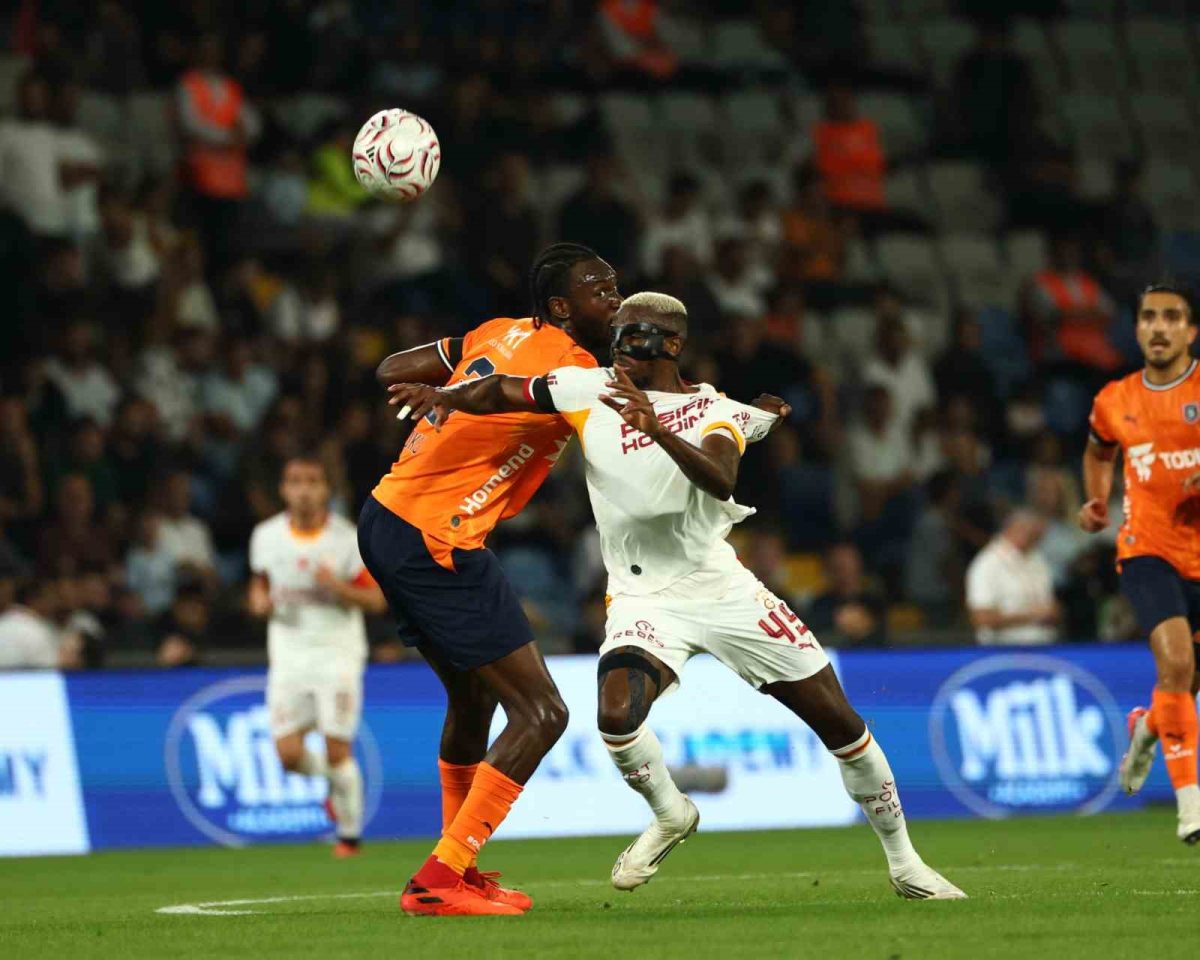 Trendyol Süper Lig: Başakşehir: 0 - Galatasaray: 1 (İlk yarı) - Foto 8