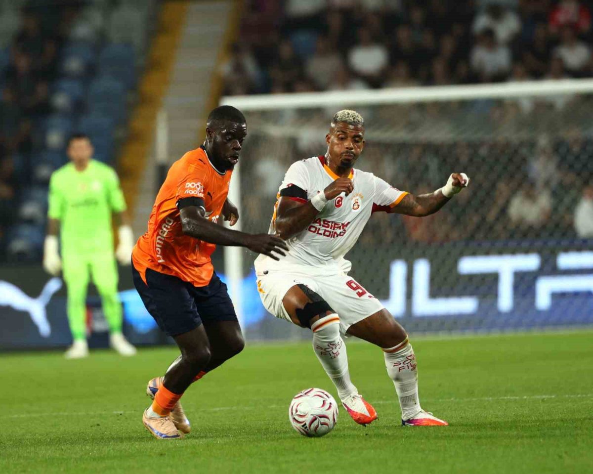 Trendyol Süper Lig: Başakşehir: 0 - Galatasaray: 1 (İlk yarı)
