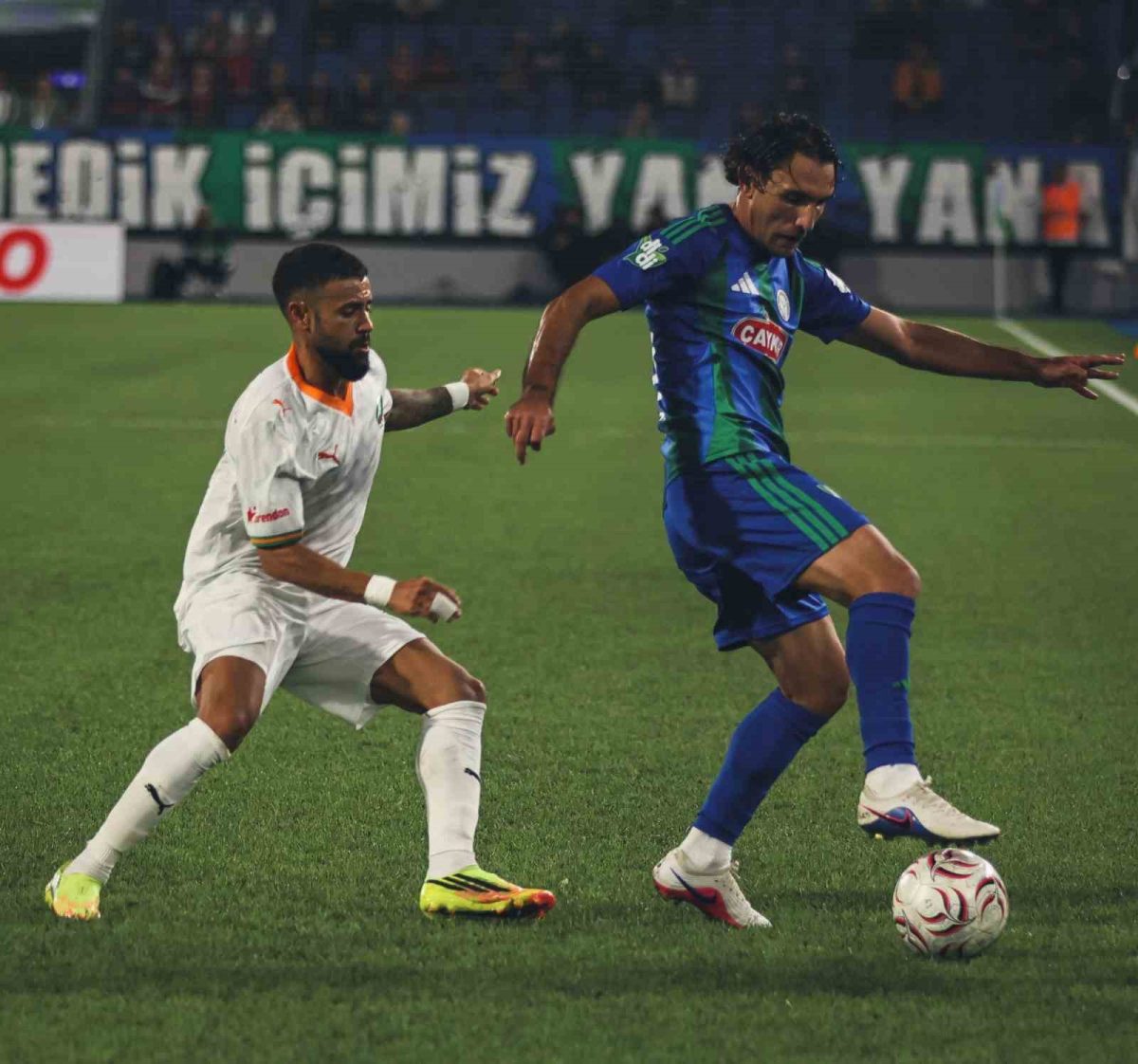 Trendyol Süper Lig: Çaykur Rizespor: 0 - Alanyaspor: 0 (İlk yarı) - Foto 4