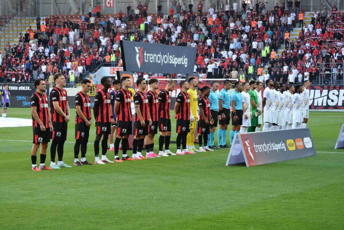 Trendyol Süper Lig: Çorum FK: 1 - Eyüpspor: 0 (Maç devam ediyor) - Foto 8