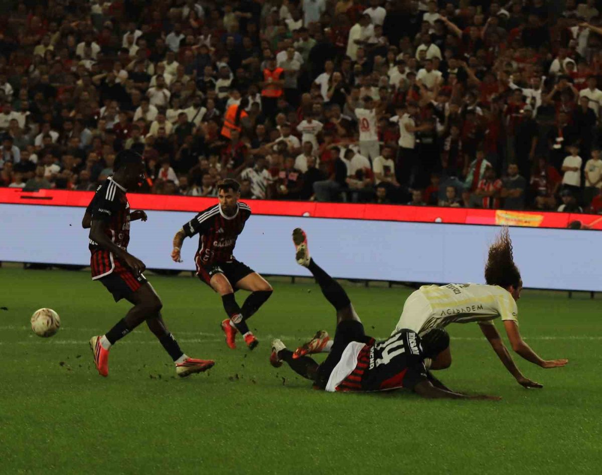Trendyol Süper Lig: Gaziantep FK: 0 - Fenerbahçe: 0 (Maç sonucu)
