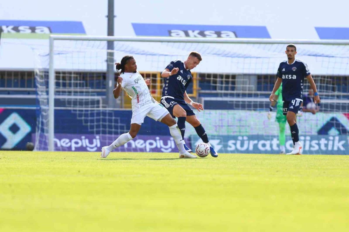 Trendyol Süper Lig: Kasımpaşa: 1 - Amed Sportif Faaliyetler: 0 (İlk yarı) - Foto 3