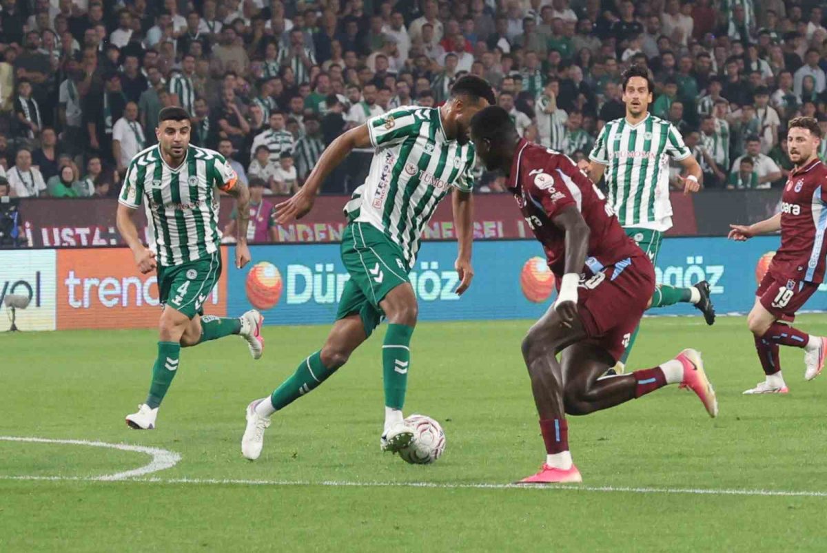 Trendyol Süper Lig: Konyaspor: 1 - Trabzonspor: 0 (İlk yarı) - Foto 5