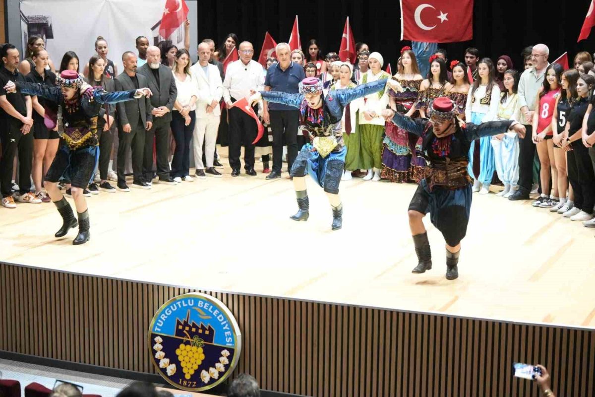 Turgutlu’da kadın takımların yeni sezon lansmanı kültür ve sporla buluştu - Foto 5
