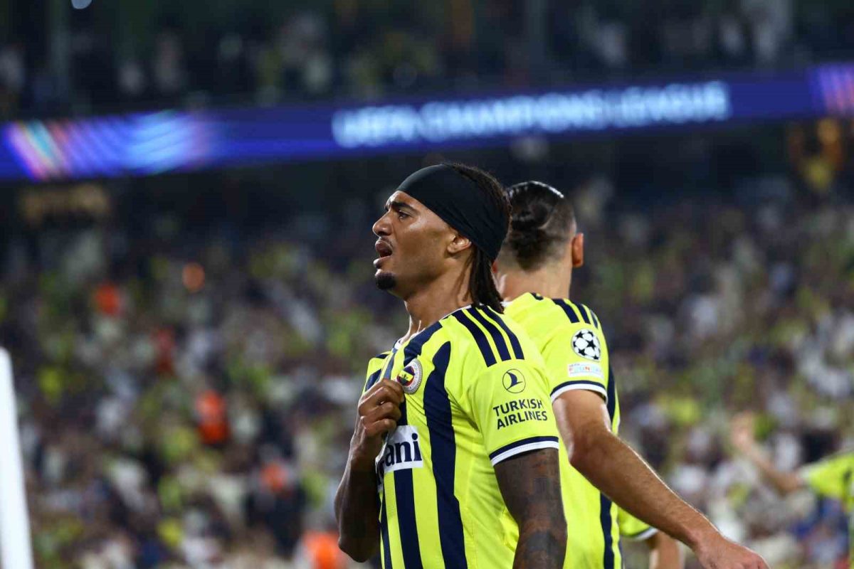 UEFA Şampiyonlar Ligi: Fenerbahçe: 1 - Roma: 1 (Maç sonucu) - Foto 8