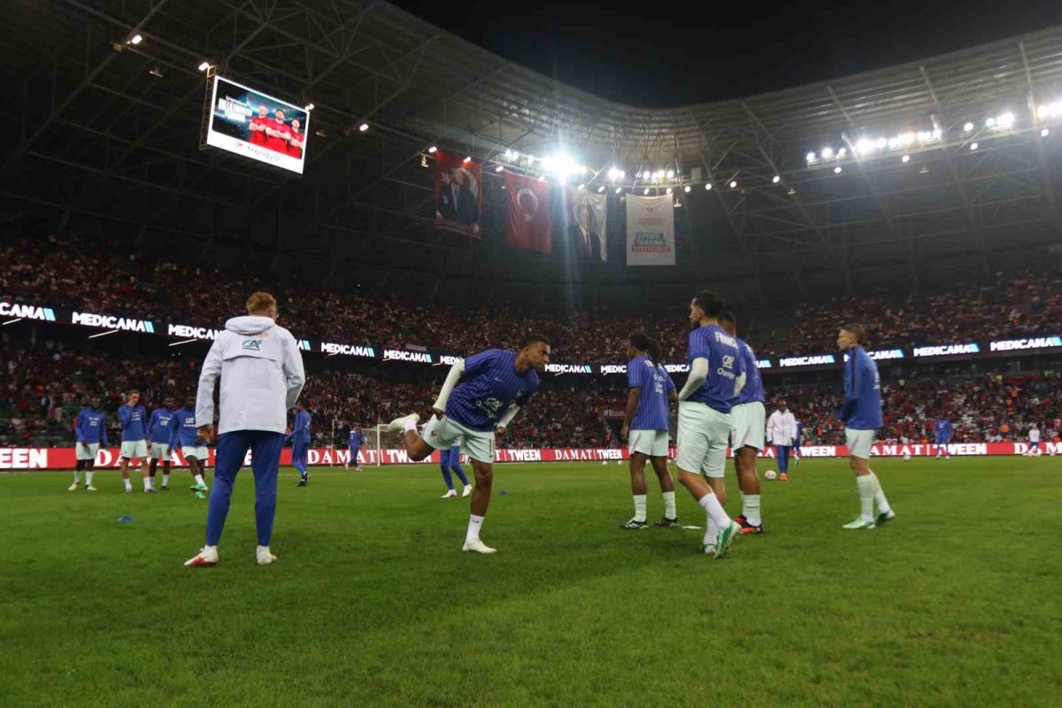 UEFA Uluslar Ligi: Türkiye: 0 - Fransa: 0 (Maç devam ediyor) - Foto 6