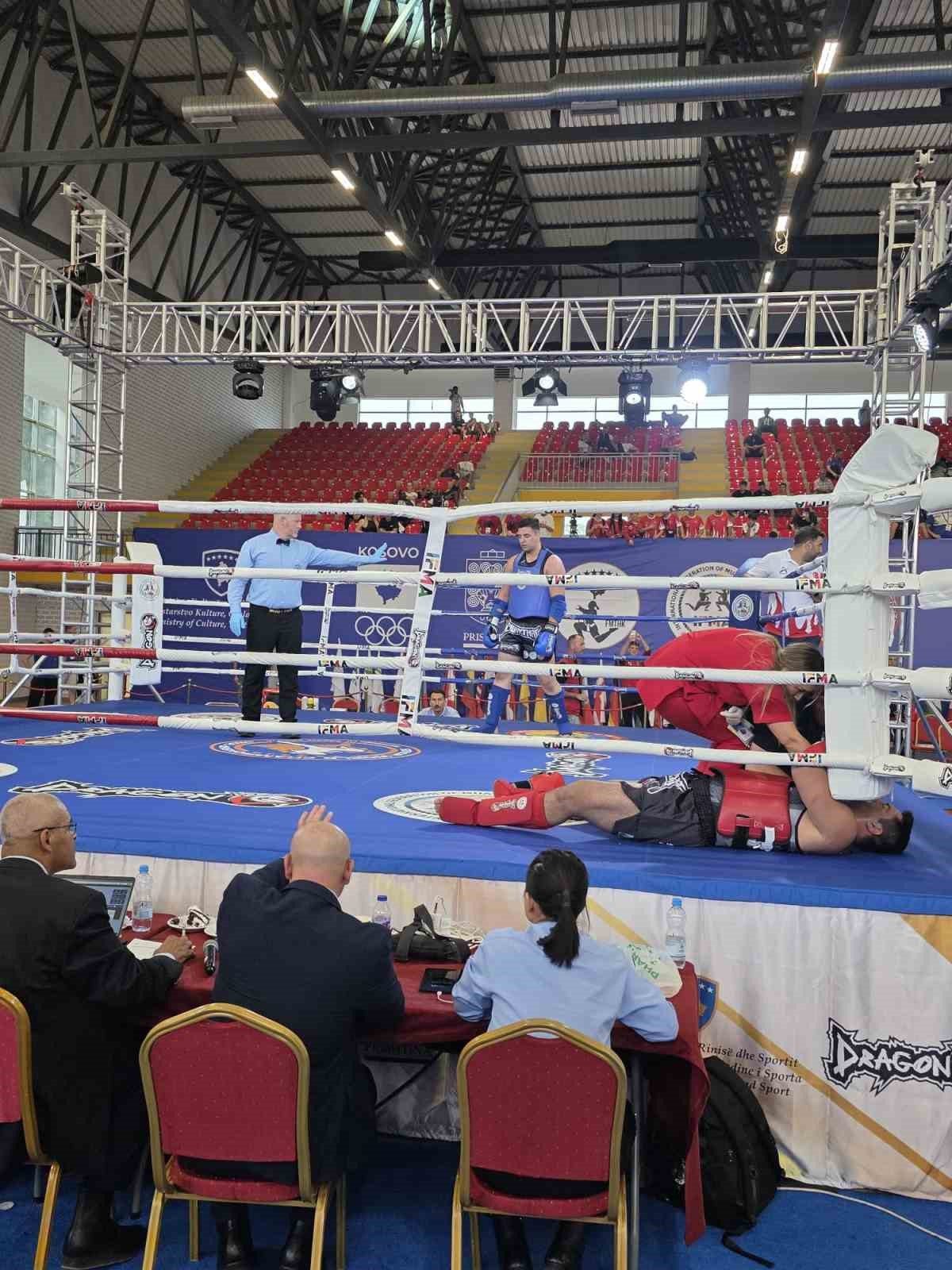 Vanlı sporcu Furkan Bilici altın madalya kazandı - Foto 3