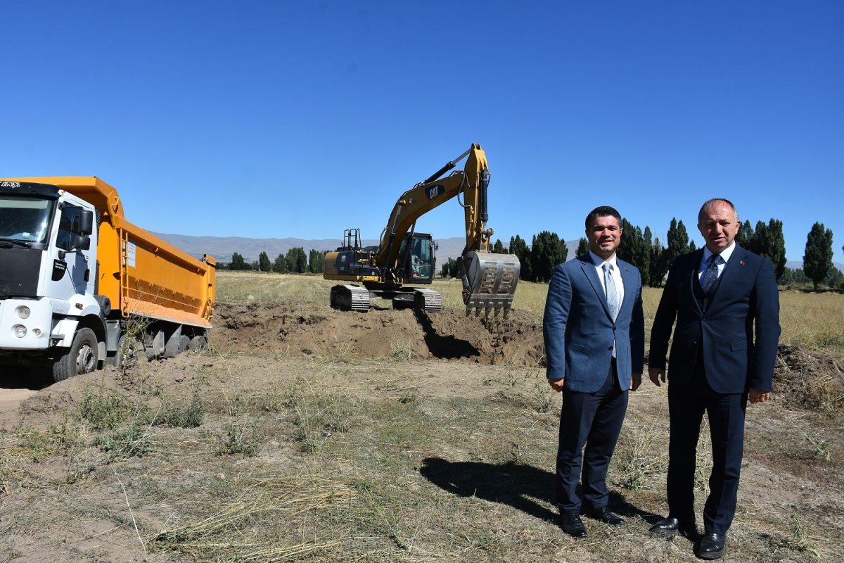 Yeni stat ve spor kampüsünün temelleri kazılıyor - Foto 2