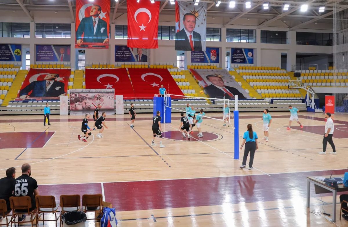 29 Ekim Cumhuriyet Kupası Voleybol Turnuvası’nın şampiyonu belli oldu - Foto 2