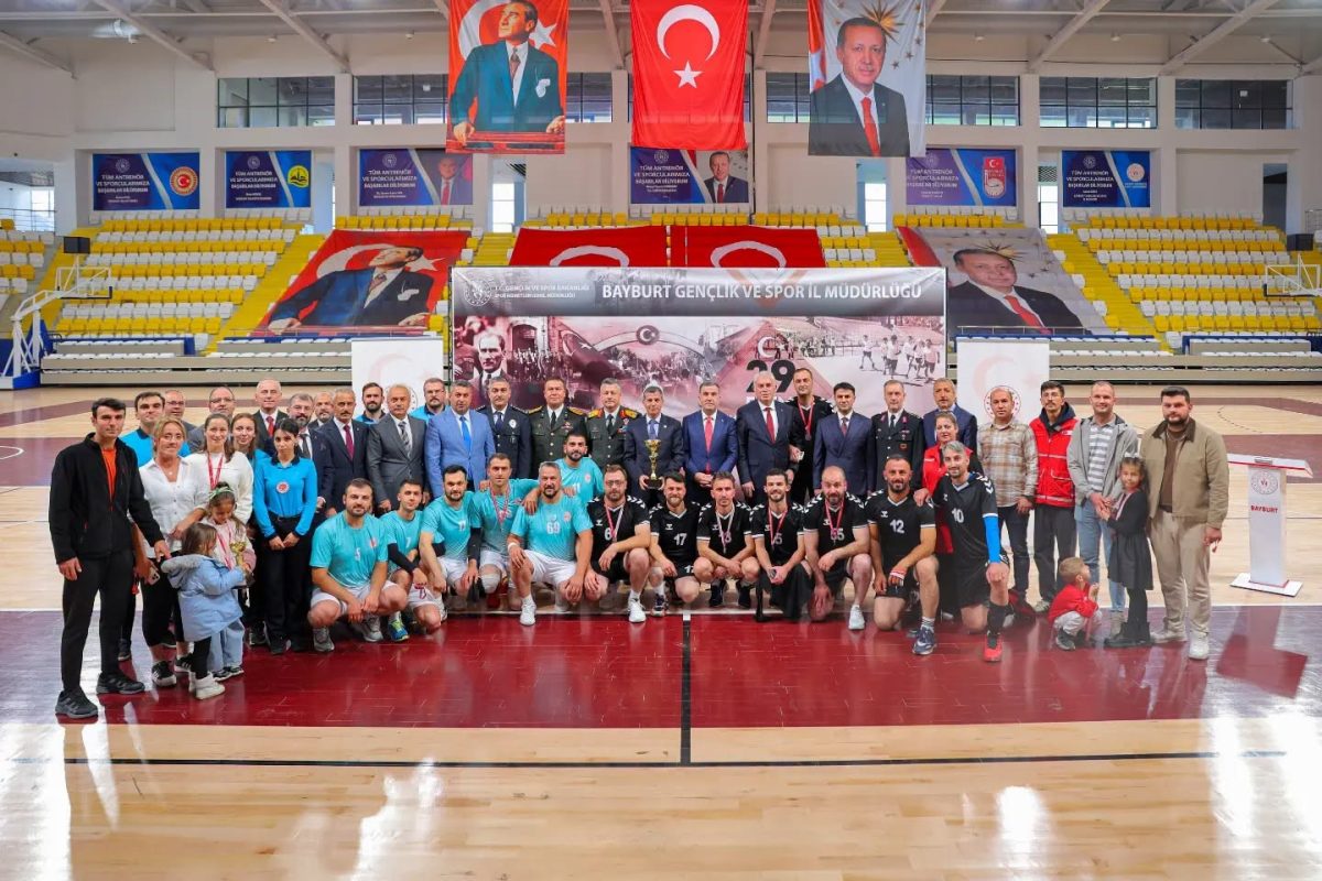 29 Ekim Cumhuriyet Kupası Voleybol Turnuvası’nın şampiyonu belli oldu - Foto 4