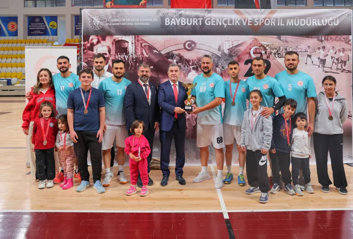 29 Ekim Cumhuriyet Kupası Voleybol Turnuvası’nın şampiyonu belli oldu