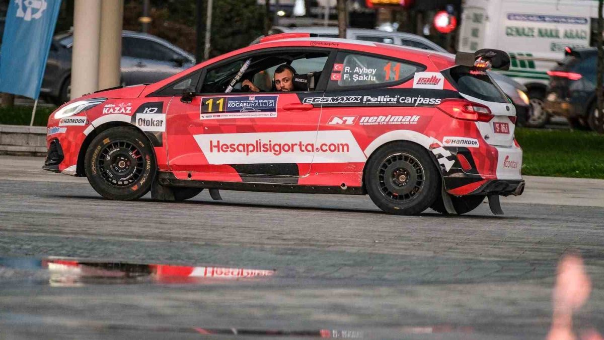 43. Kocaeli Rallisi’nde 80 sporcu kıyasıya yarışıyor - Foto 3
