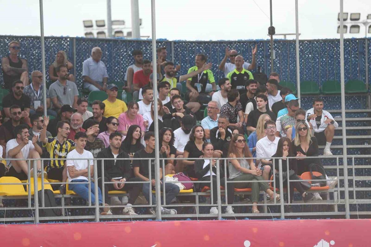 Alanya Belediyespor, Plaj Futbolu Dünya Kulüpler Şampiyonasına galibiyetle başladı - Foto 5