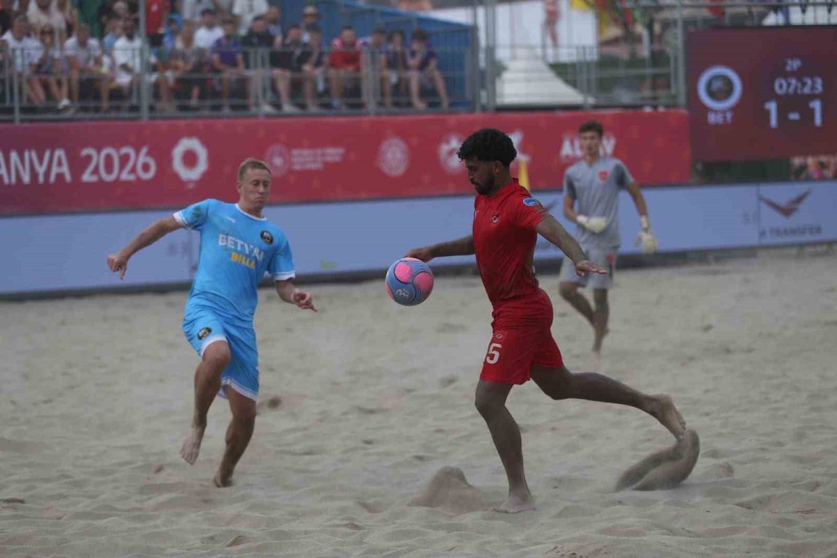 Alanya Belediyespor, Plaj Futbolu Dünya Kulüpler Şampiyonasına galibiyetle başladı - Foto 6
