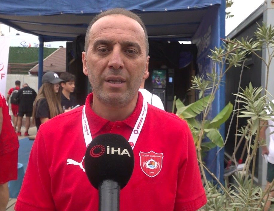 Alanya Belediyespor, Plaj Futbolu Dünya Kulüpler Şampiyonasına galibiyetle başladı - Foto 8