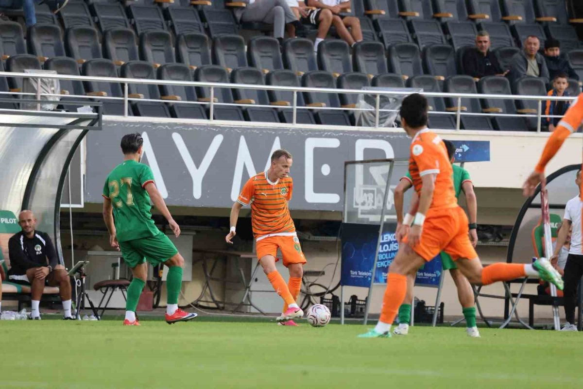 Alanyaspor, Amed Sportif Faaliyetler’i 4-0 mağlup etti - Foto 2