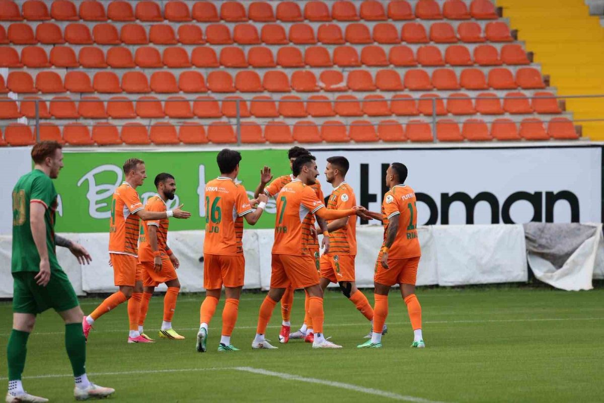 Alanyaspor, Amed Sportif Faaliyetler’i 4-0 mağlup etti - Foto 5