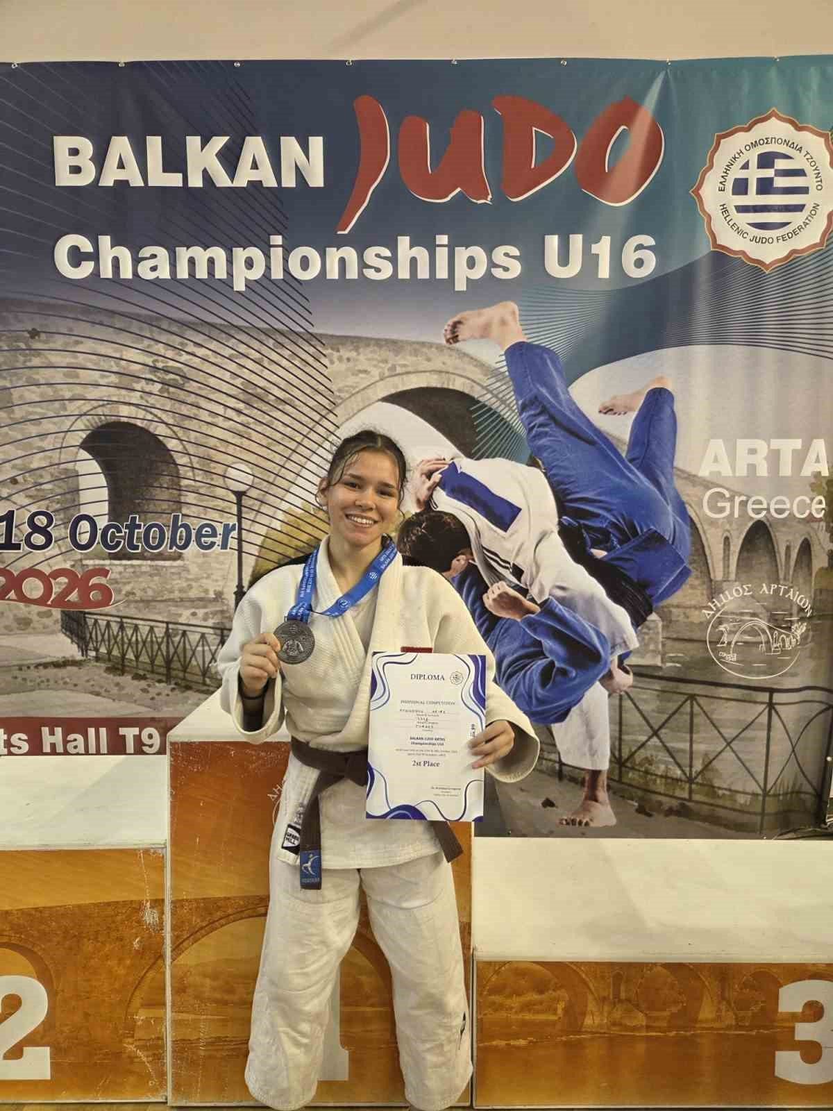 Arife Aydınoğlu’ndan judo Balkan ikinciliği - Foto 5