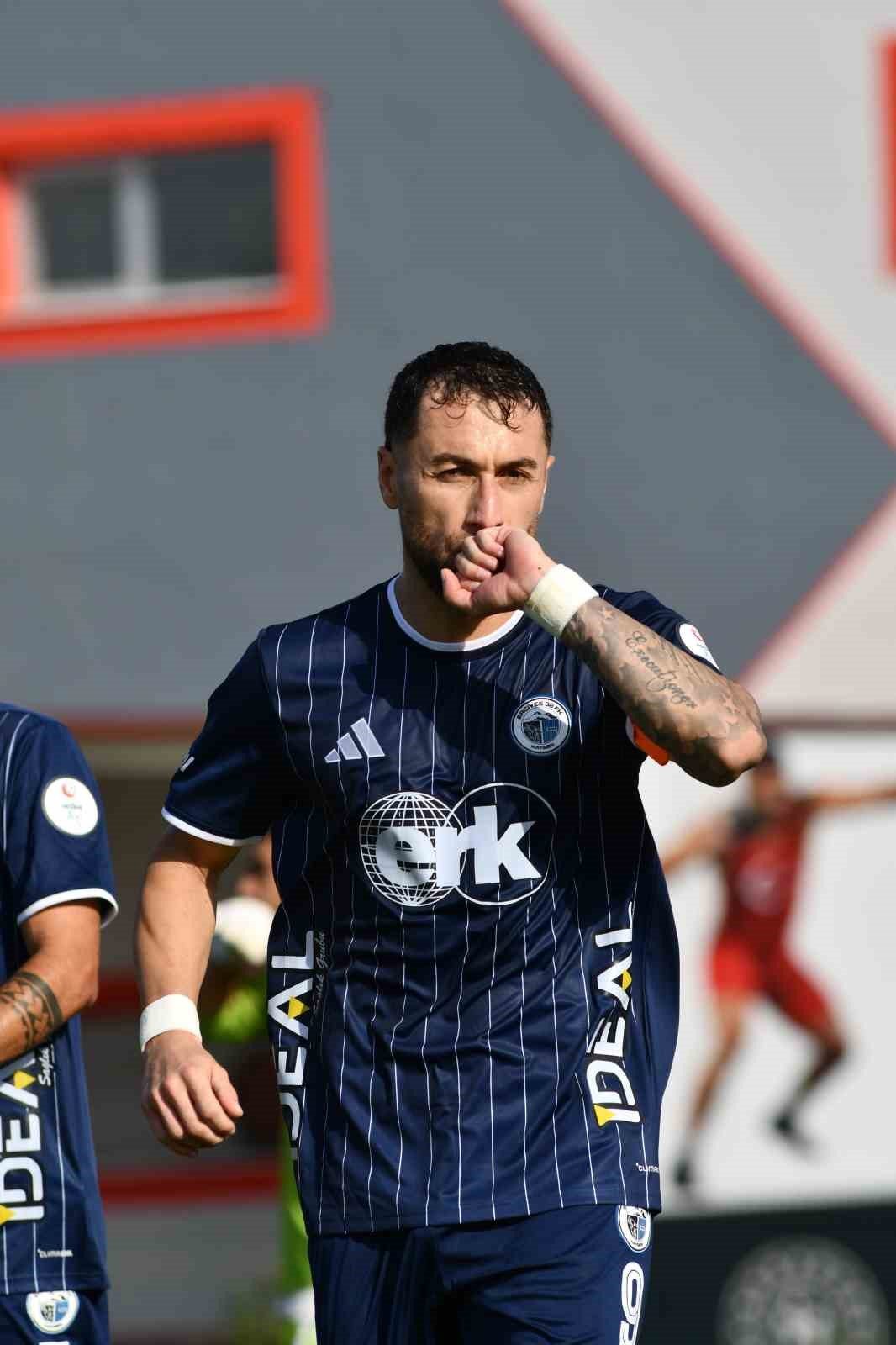 Artun Akçakın hat-trick yaptı