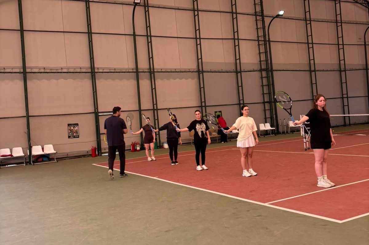 Aydın’da öğrenciler tenis kortuyla buluştu
