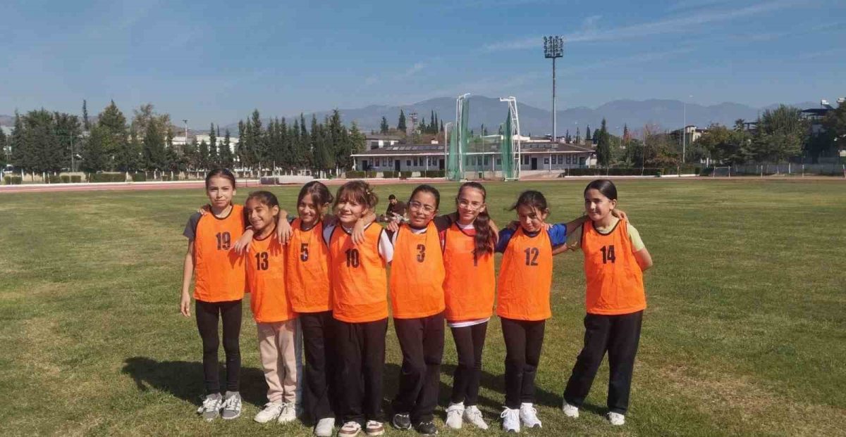 Aydınlı 4 öğrenci atletizmde bölge yarışlarına katılacak - Foto 2