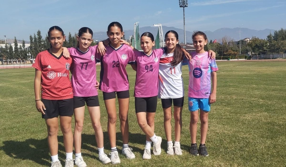 Aydınlı 4 öğrenci atletizmde bölge yarışlarına katılacak - Foto 4