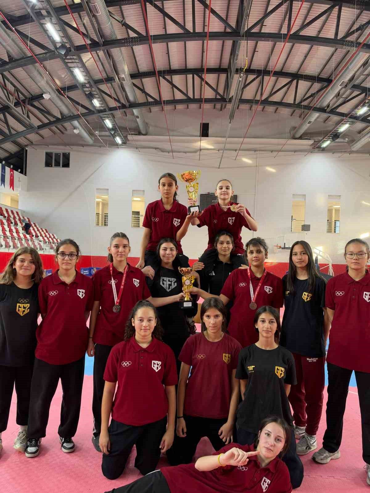 Aydınlı taekwondoculardan 8 madalyalı şampiyonluk - Foto 4