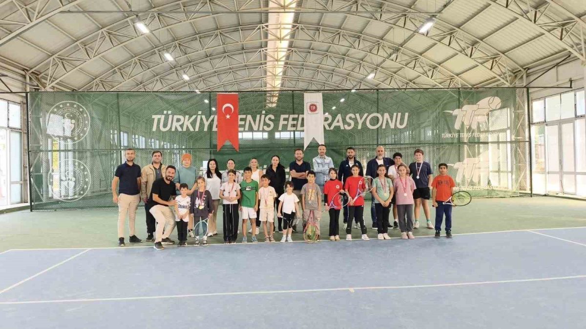 Batman’da Amatör Spor Haftası tenis turnuvası tamamlandı