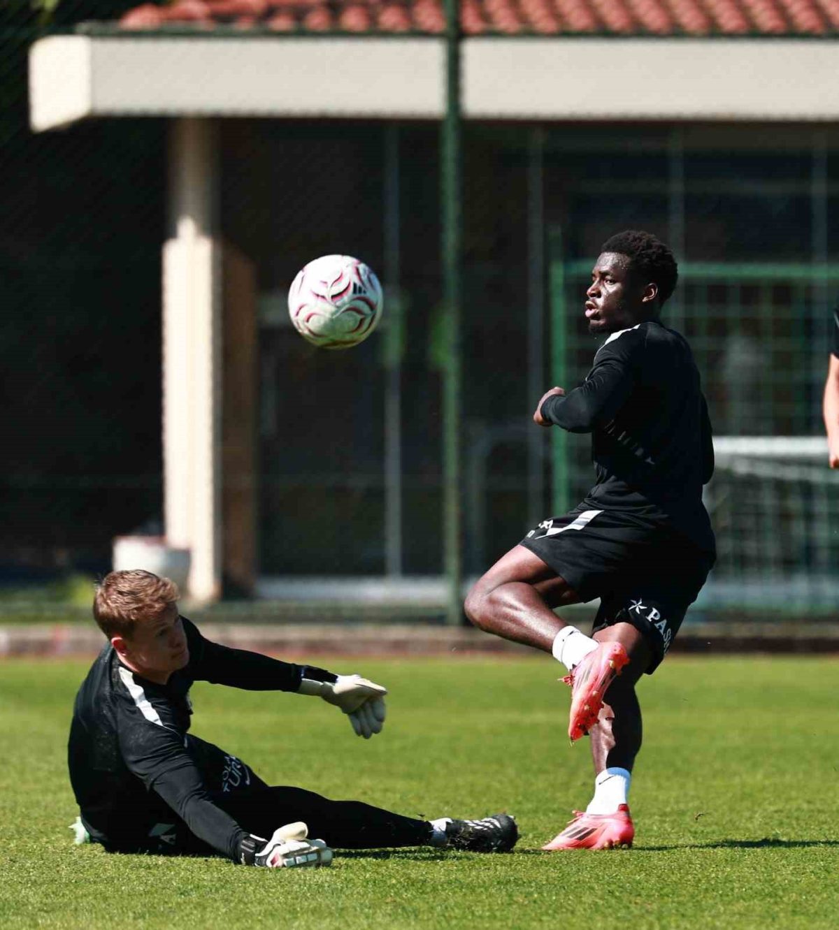 Beşiktaş, Kocaelispor maçı hazırlıklarını tamamladı - Foto 4