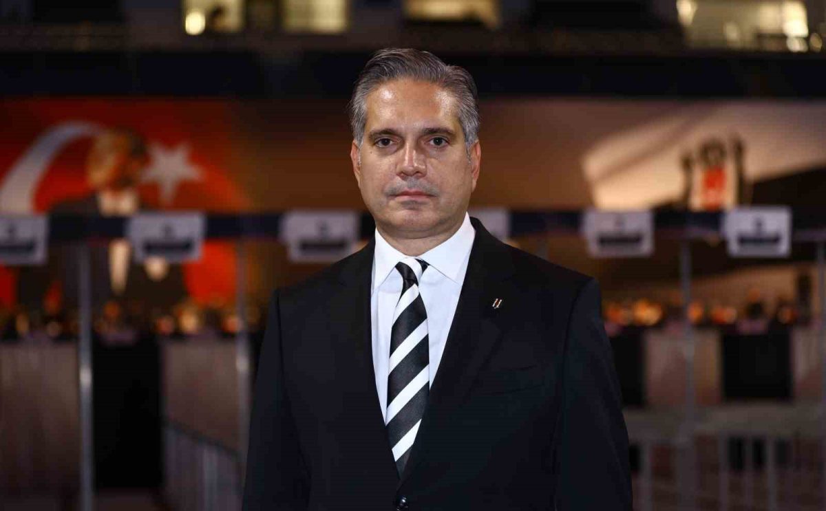 Beşiktaş Yönetim Kurulu Üyesi Orhan Özalp: "Camiamızı mutlu edecek sonuçları almak için gayretliyiz" - Foto 3