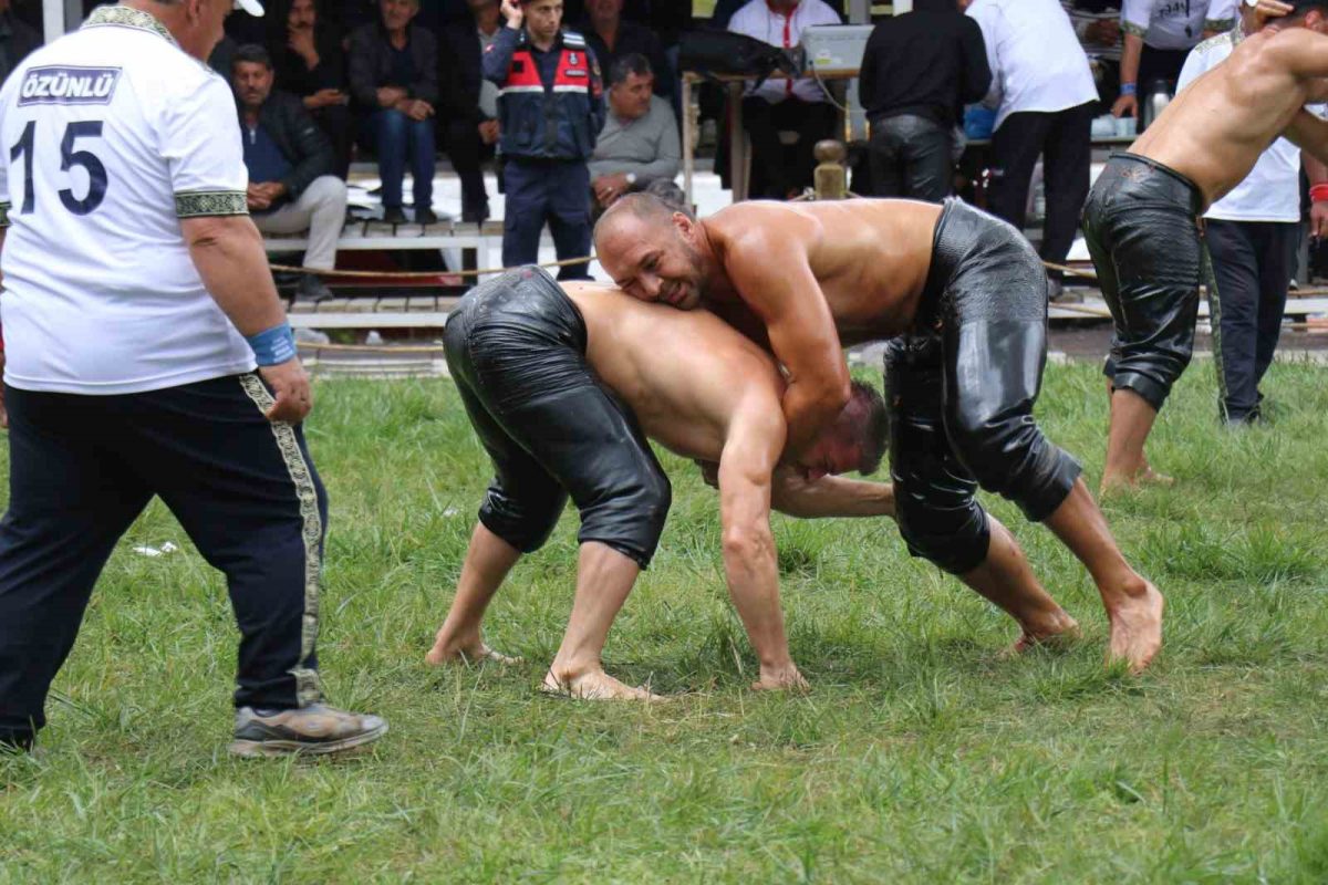 Beyağaç er meydanının paşpehlivanı İsmail Balaban oldu - Foto 4