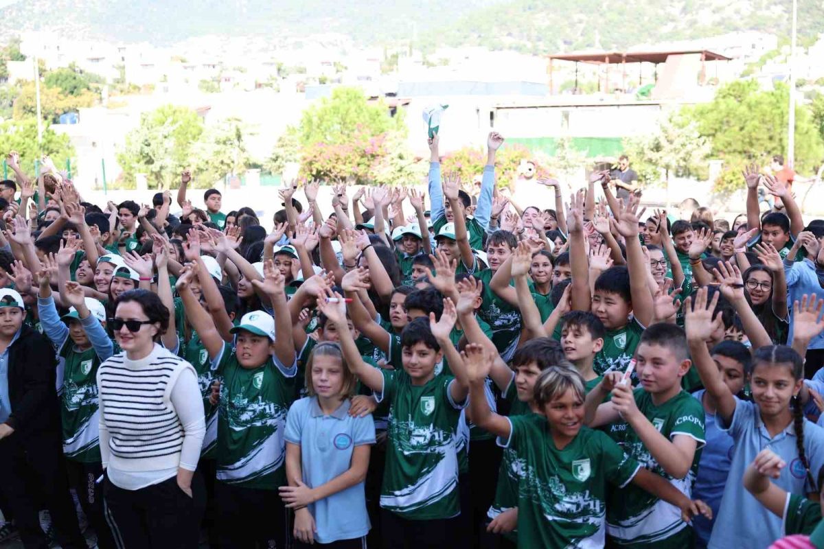 Bodrum FK’dan öğrencilere yeşil beyaz sürpriz - Foto 2