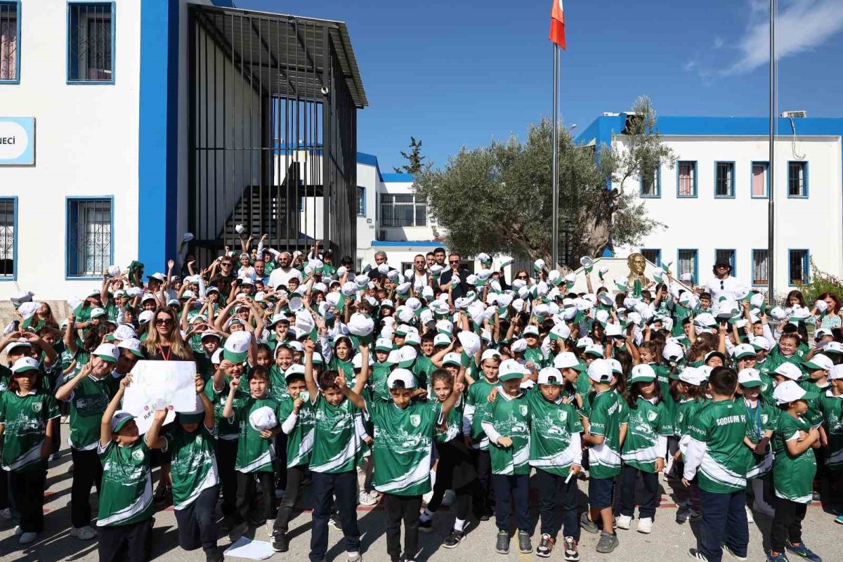 Bodrum FK’dan öğrencilere yeşil beyaz sürpriz - Foto 4