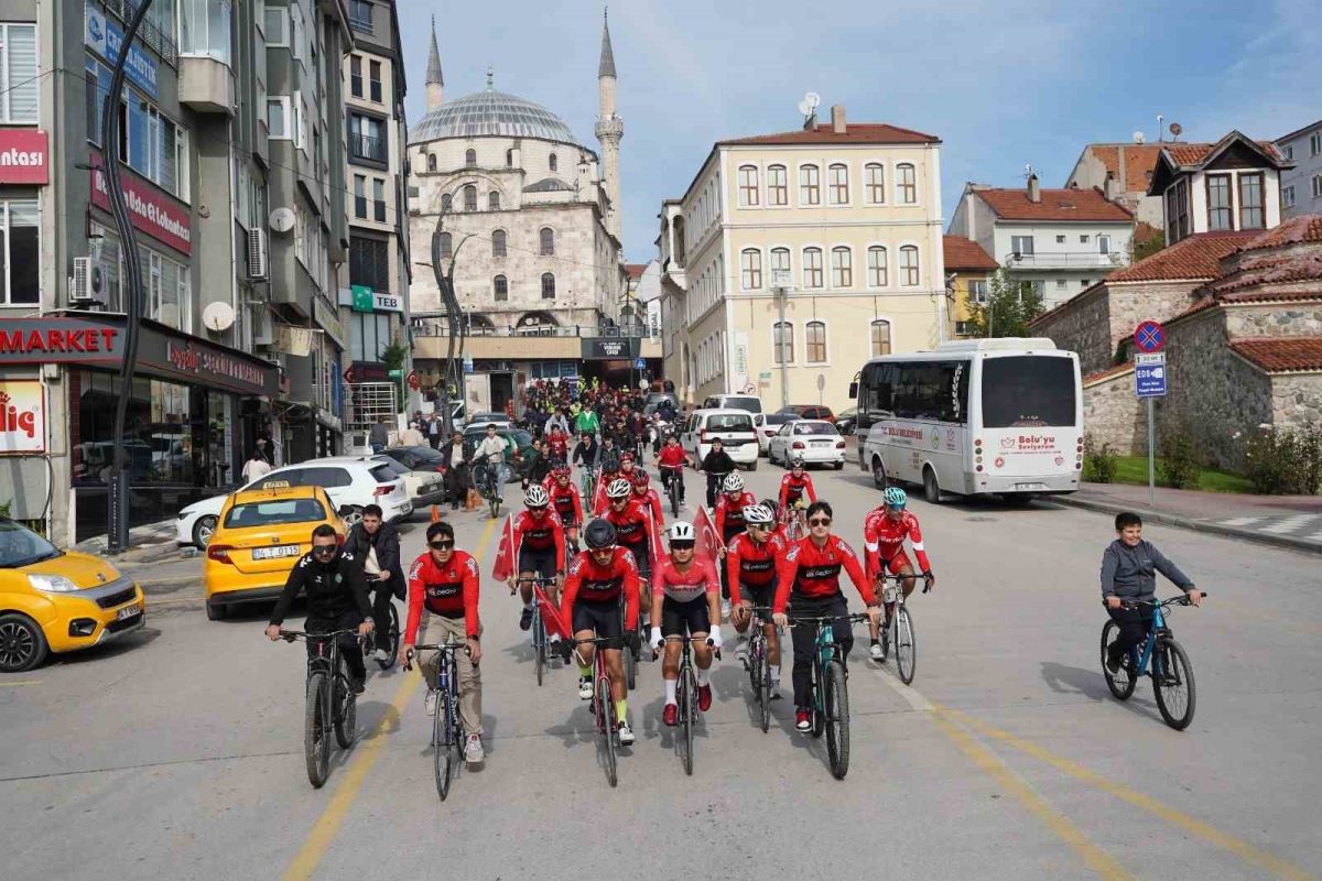 Bolu’da Cumhuriyet’in 103’üncü yılına özel bisiklet turu - Foto 4