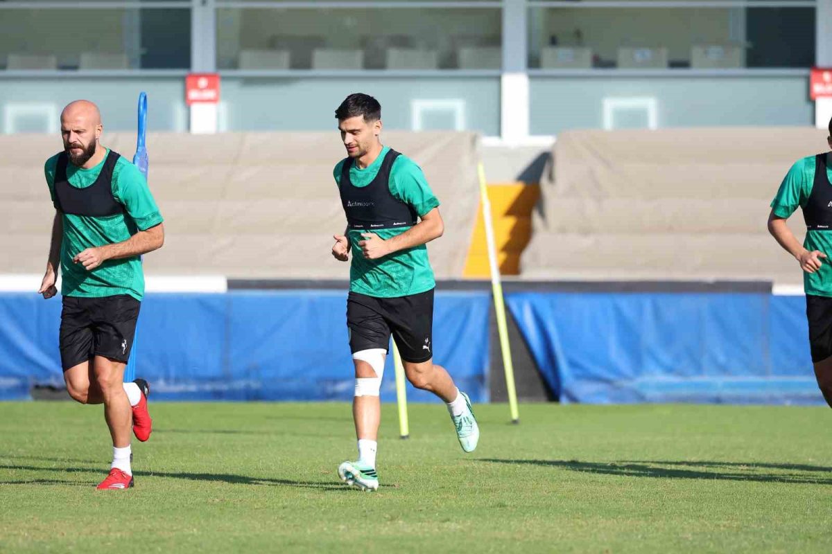 Burhan Eşer: "Sarıyer maçındaki öz güvenimiz Bandırmaspor maçına yansıyacaktır" - Foto 4