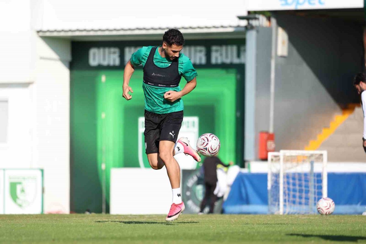 Burhan Eşer: "Sarıyer maçındaki öz güvenimiz Bandırmaspor maçına yansıyacaktır" - Foto 5