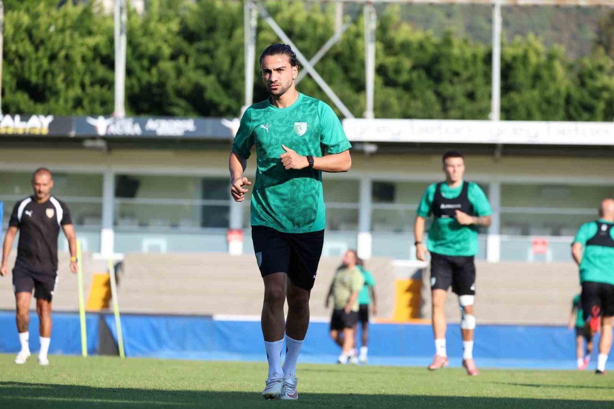 Burhan Eşer: "Sarıyer maçındaki öz güvenimiz Bandırmaspor maçına yansıyacaktır" - Foto 6