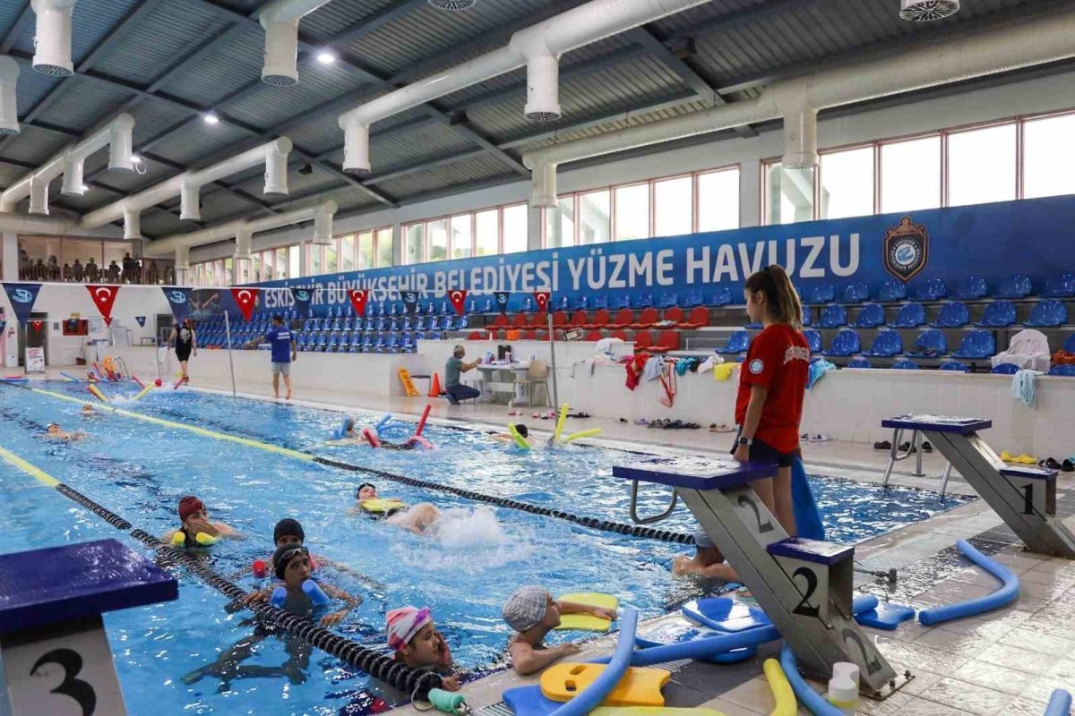 Büyükşehirden yüzme öğrenmek isteyenlere fırsat