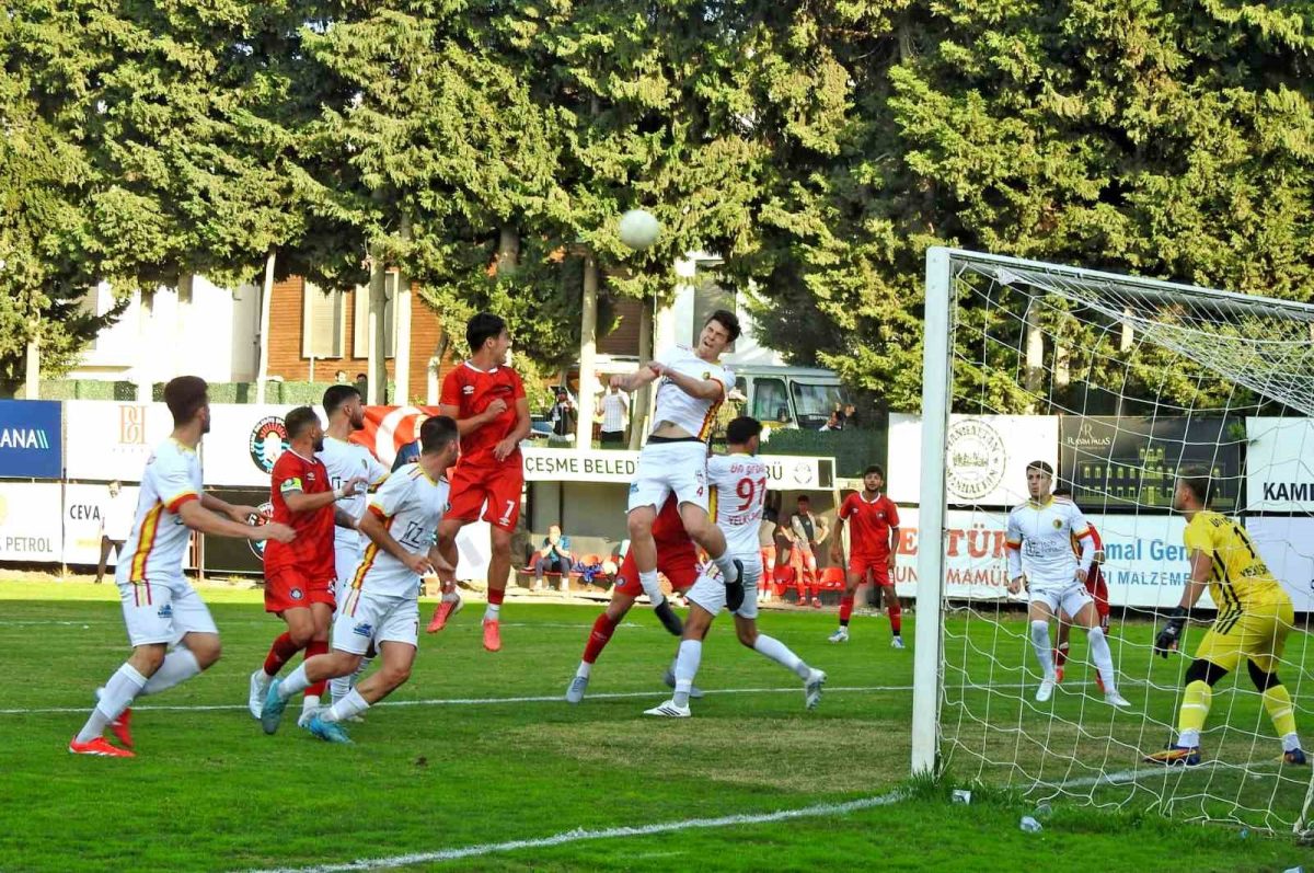Çeşme Belediyespor evinde Yelkispor’a 1-0 mağlup oldu - Foto 4