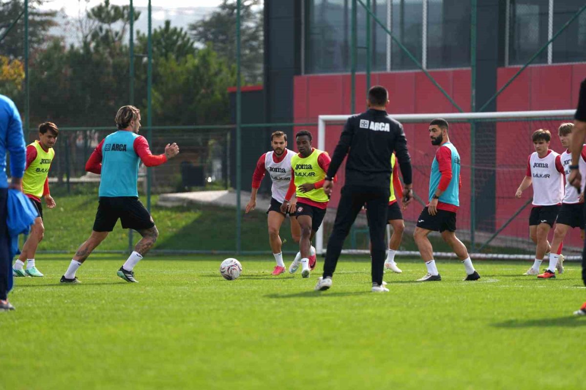 Çorum FK, Erzurumspor FK maçı öncesi çalışmaları sürdürdü - Foto 2
