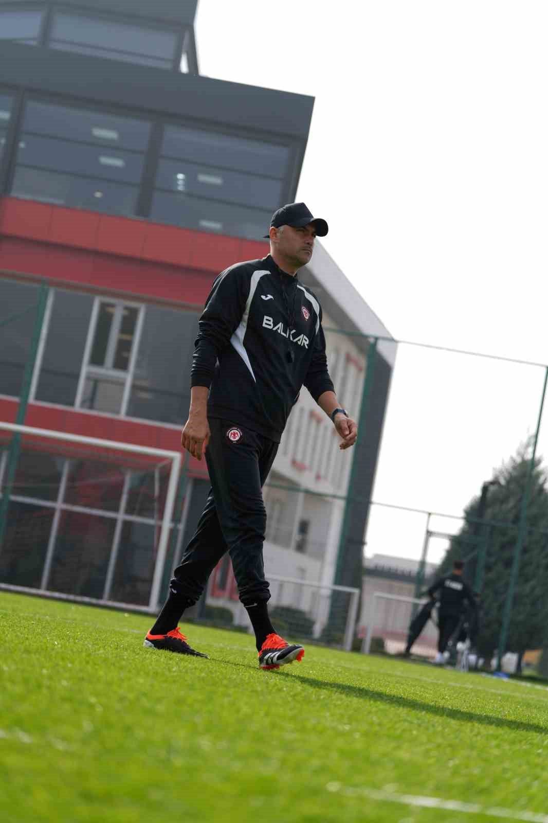 Çorum FK, Erzurumspor FK maçı öncesi çalışmaları sürdürdü - Foto 7
