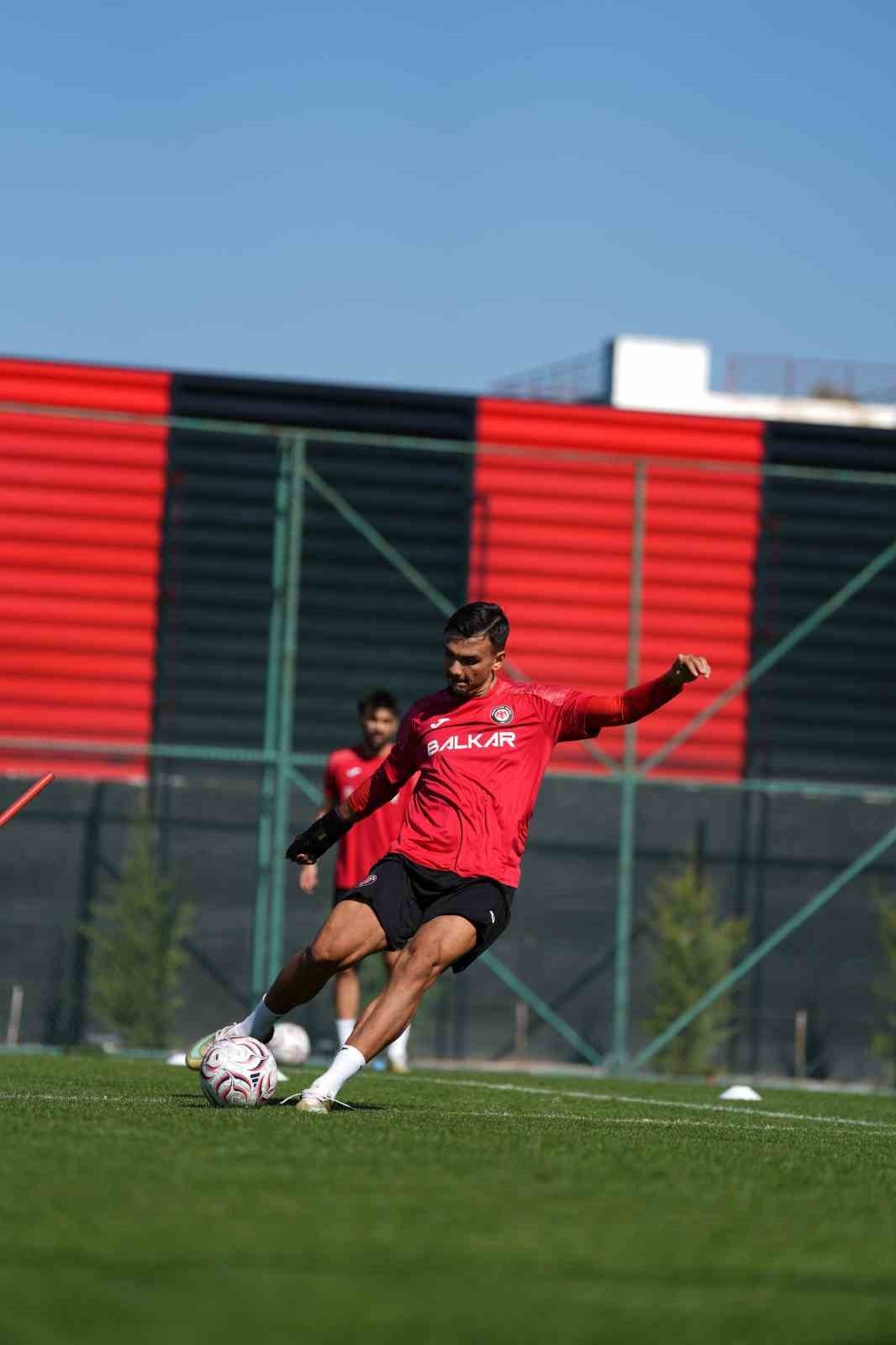 Çorum FK’da Göztepe maçı hazırlıkları sürüyor - Foto 3