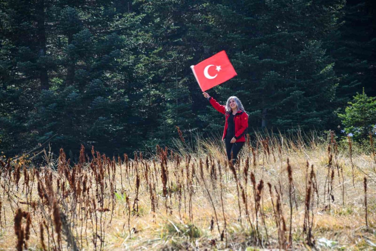 Cumhuriyet coşkusu Uludağ’ın zirvesinde yaşandı - Foto 7