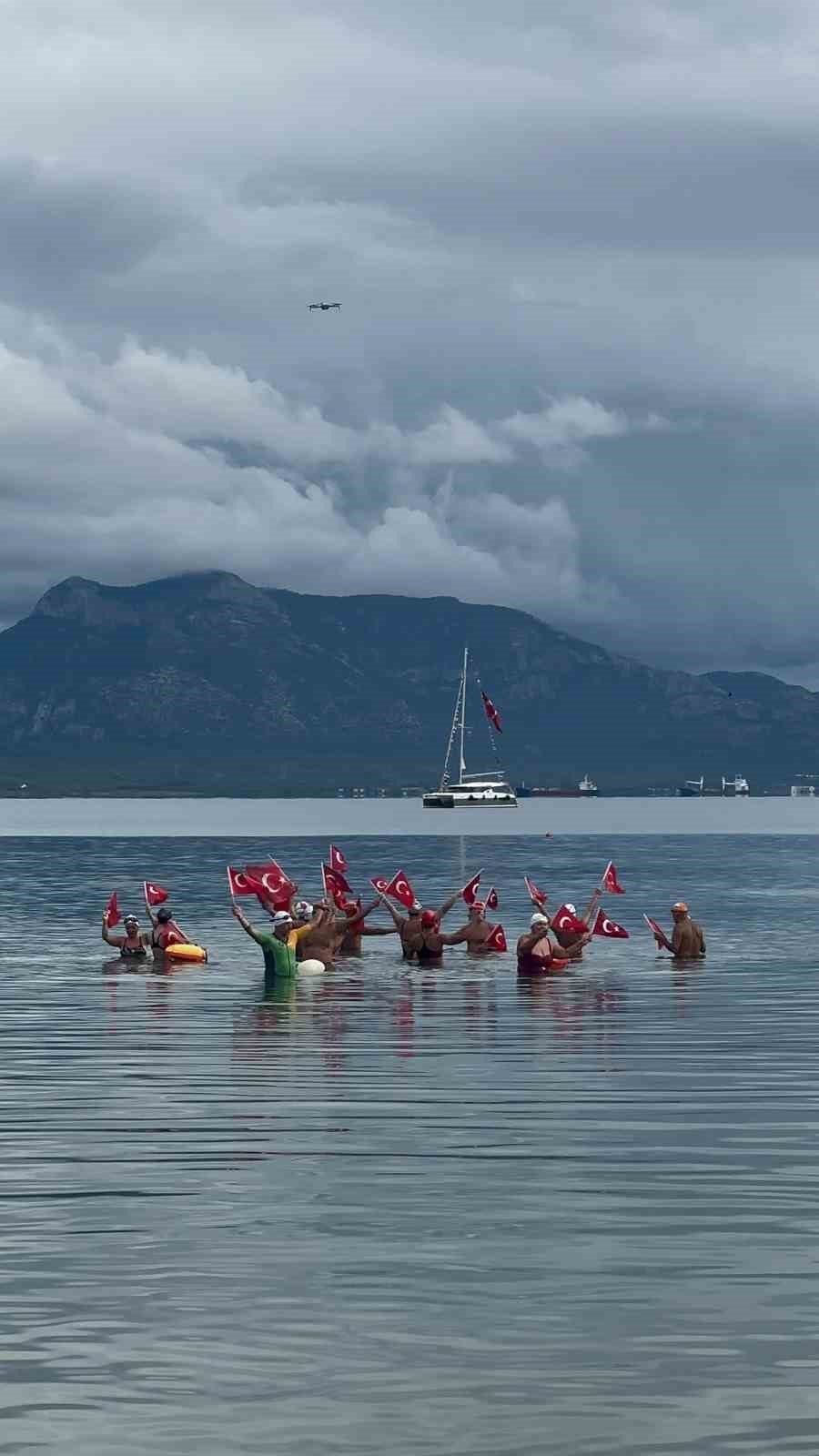 Datça’da Cumhuriyet için bin 923 metre kulaç attılar - Foto 2