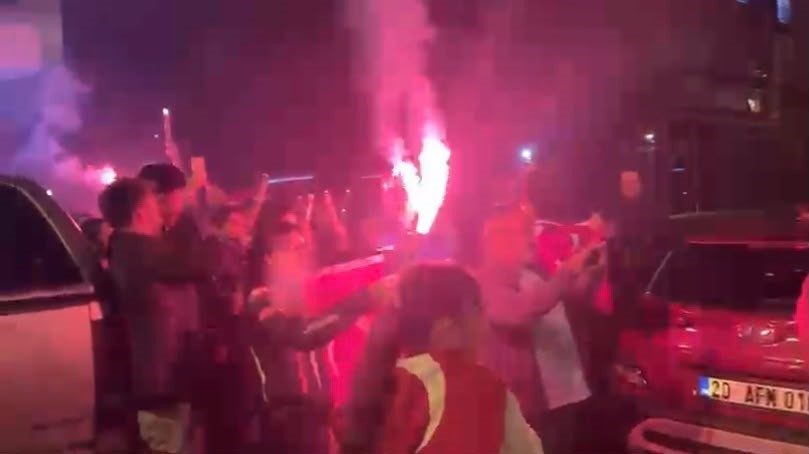 Dünya ikincisi Hilal Bayhan’a coşkulu karşılama - Foto 4
