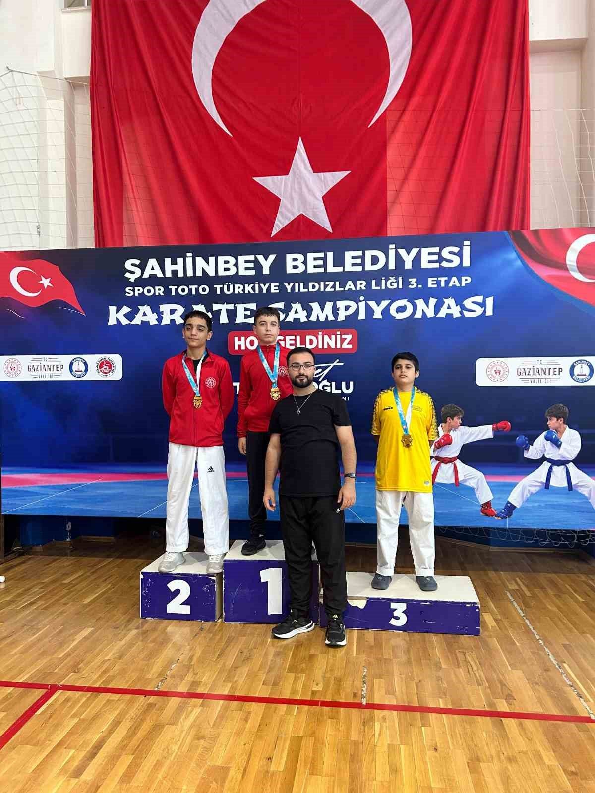 Elazığlı karatecilerden 6 madalya