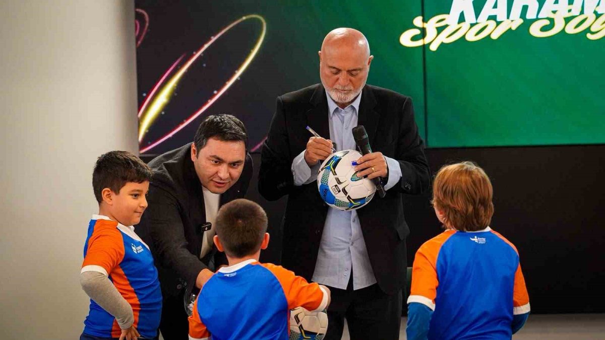 Esenler Erokspor Teknik Direktörü Hikmet Karaman: "Milli takımı bu ülkenin evladı çalıştırmalı" - Foto 4
