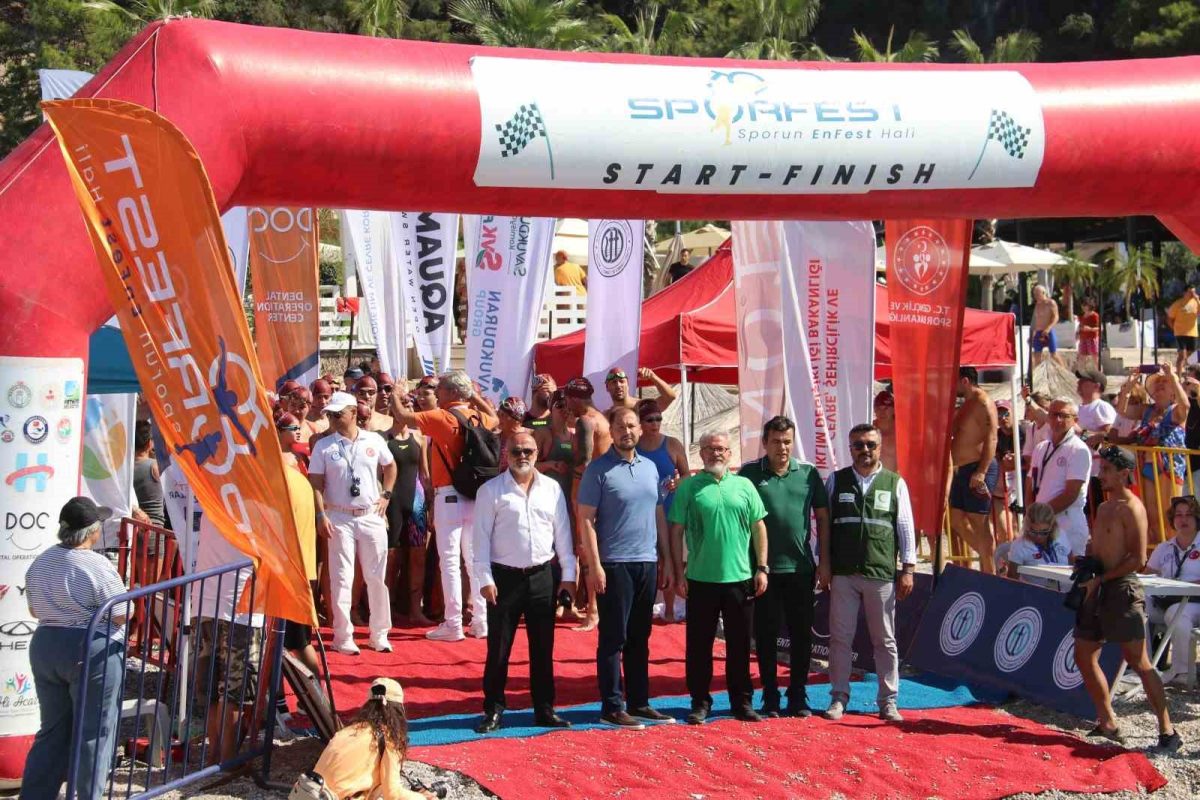 Fethiye’de Açık Su Yüzme Yarışları Başladı